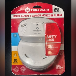 NEW First Alert Battery Electrochemical Smoke Detector Carbon Monoxide‎ Combo